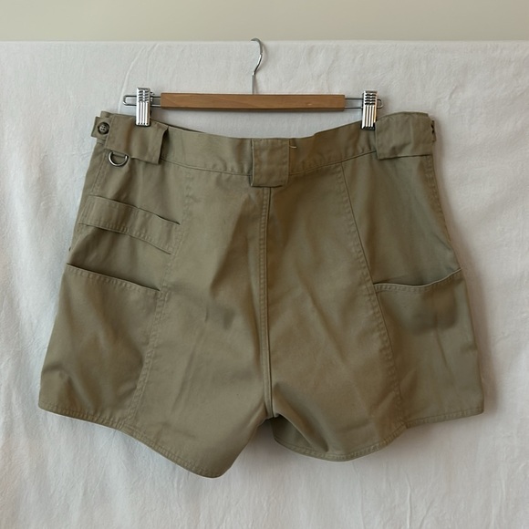 TILLEY ENDURABLES Vintage ‘Give Em Hell’ High Waist Cargo Travel Safari Shorts - Picture 13 of 15